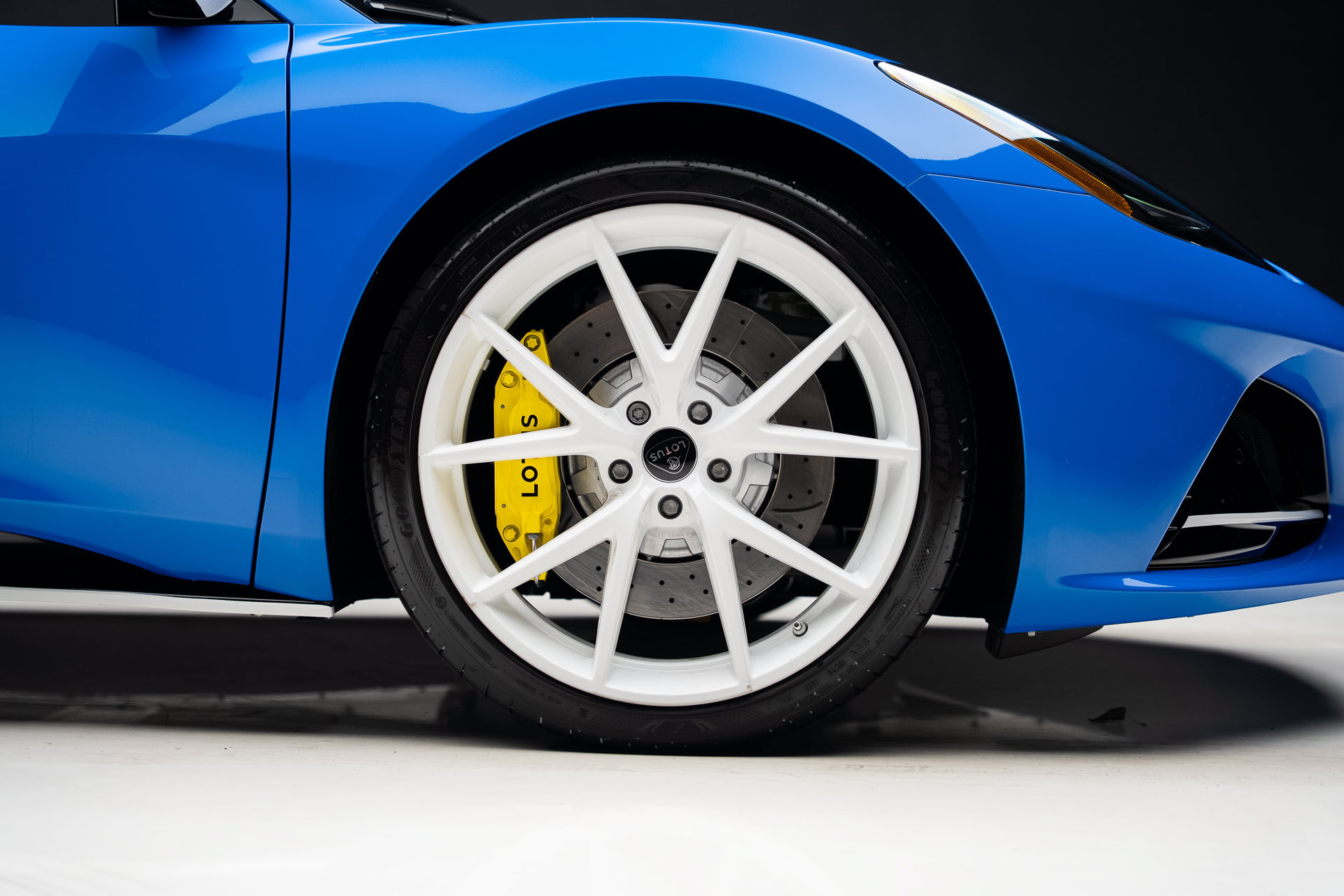 Used 2025 Lotus Emira RWD image 38