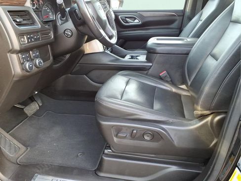 Used 2021 Chevrolet Tahoe Z71 w/ Luxury Package AWD/4WD image 19