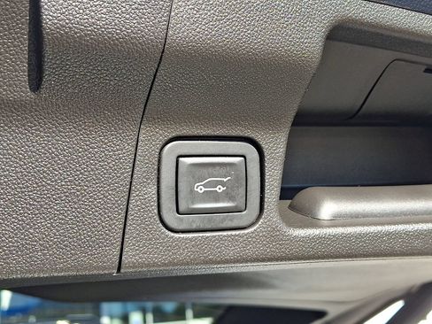 Used 2019 GMC Acadia Denali w/ Technology Package AWD/4WD image 32