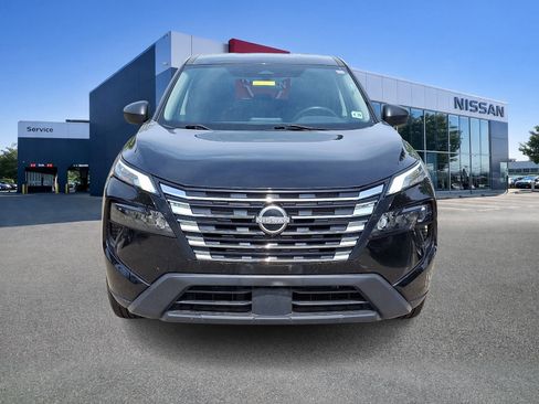 Used 2024 Nissan Rogue S AWD/4WD image 2