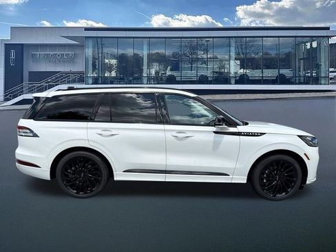 New 2026 Lincoln Aviator Reserve w/ Luxury Package AWD/4WD image 8