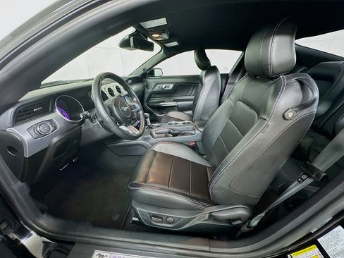 Used 2022 Ford Mustang Premium image 13