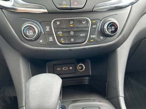 Used 2024 Chevrolet Equinox LT AWD/4WD image 16