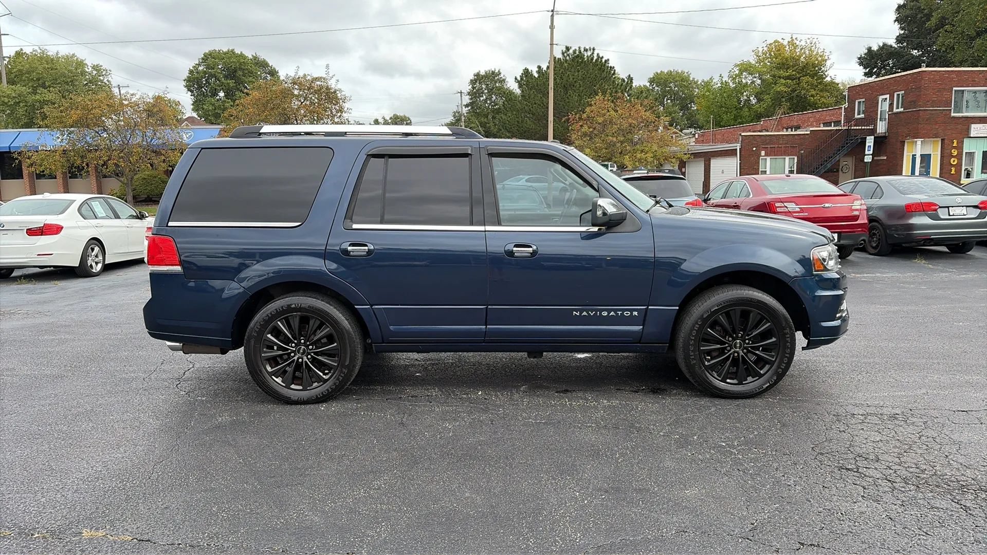 Used 2015 Lincoln Navigator 2WD image 4