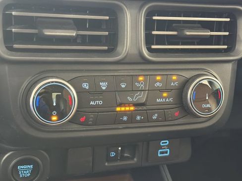 Used 2024 Ford Maverick Lariat FWD image 9