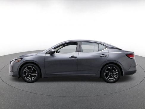 Used 2025 Nissan Sentra SV FWD image 4