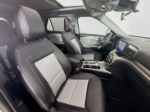 Used 2023 Ford Explorer XLT w/ Equipment Group 202A image 30