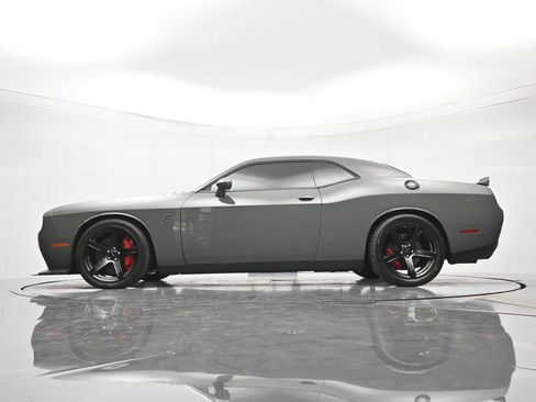 Used 2017 Dodge Challenger SRT Hellcat RWD image 44