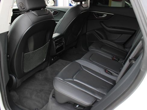 Used 2019 Audi Q8 Premium Plus w/ Premium Plus AWD/4WD image 25
