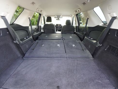 Used 2024 Nissan Pathfinder SV FWD image 24