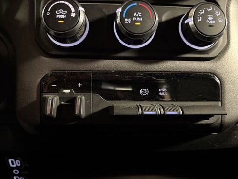 Used 2024 RAM 3500 Big Horn image 19