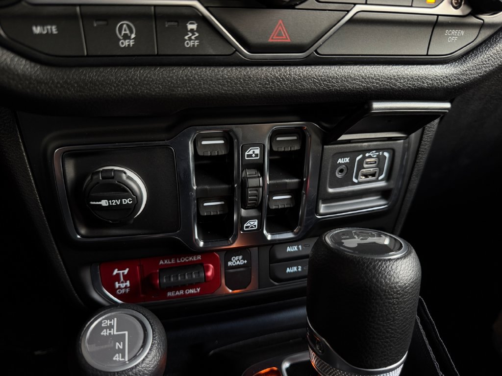 Used 2025 Jeep Wrangler Unlimited Sport AWD/4WD image 21