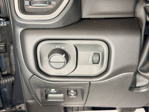 New 2026 RAM 1500 4x4 Crew Cab image 18
