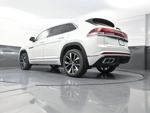 New 2026 Volkswagen Atlas Cross Sport SEL Premium R-Line AWD/4WD image 25