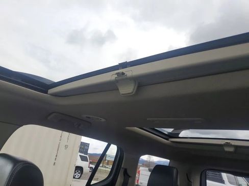 Used 2017 GMC Acadia Denali AWD/4WD image 19