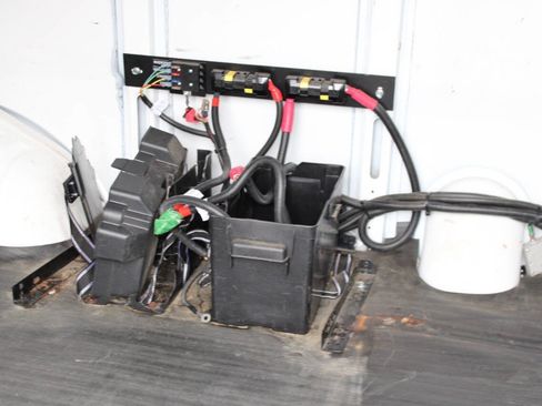 Used 2015 Chevrolet Express 2500 RWD image 21