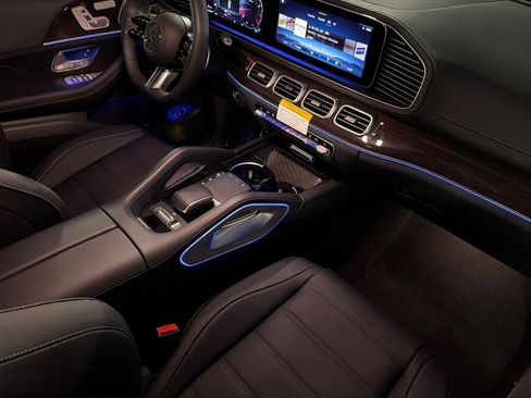 New 2026 Mercedes-Benz GLS 580 4MATIC image 16