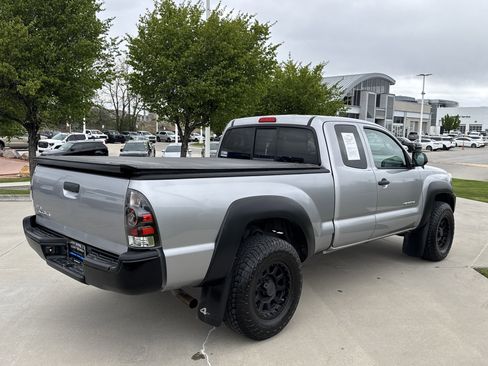 Used 2015 Toyota Tacoma 4x4 Access Cab w/ Convenience Package image 5