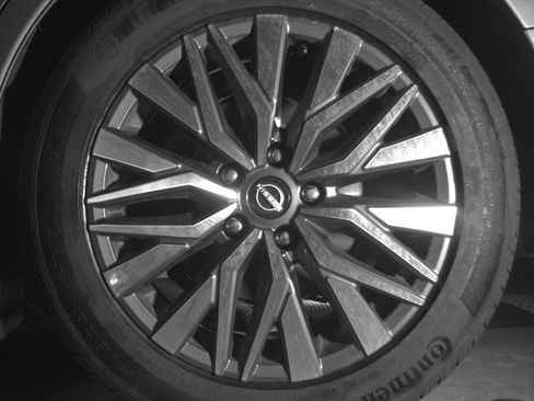 Used 2025 Nissan Altima 2.5 SV image 14