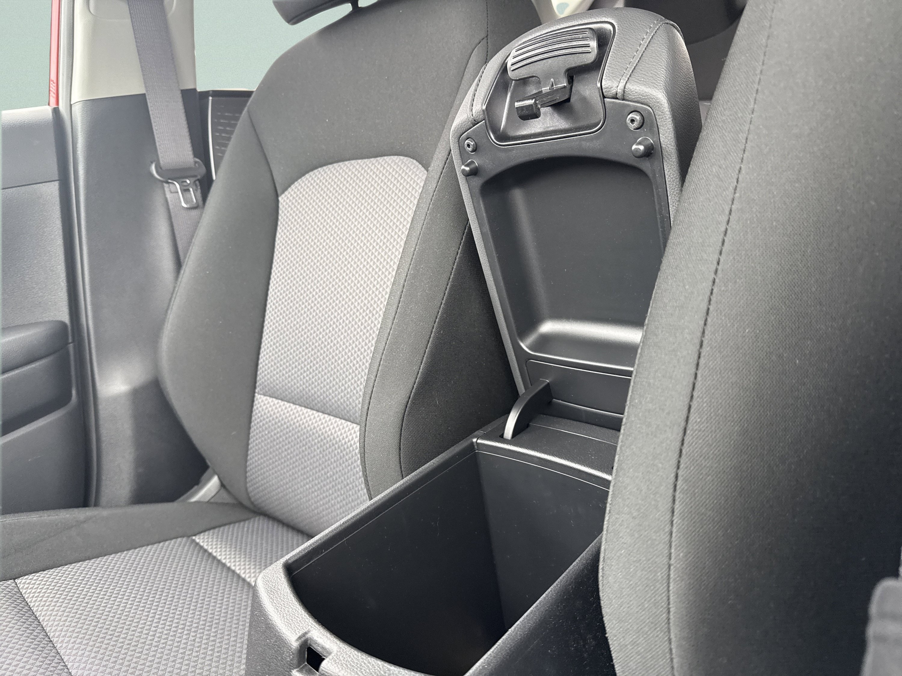 Used 2025 Kia Soul LX w/ LX Technology Package FWD image 31