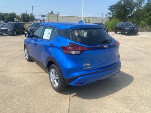 New 2025 Nissan Kicks Play S image 4