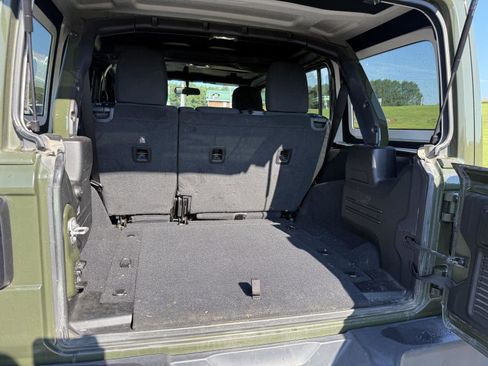 Used 2021 Jeep Wrangler Unlimited Sahara image 18