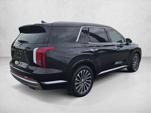 Used 2025 Hyundai Palisade Calligraphy FWD image 5