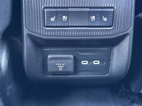 Used 2025 Jeep Wagoneer S Launch Edition image 27