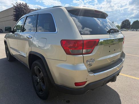 Used 2011 Jeep Grand Cherokee Overland AWD/4WD image 7