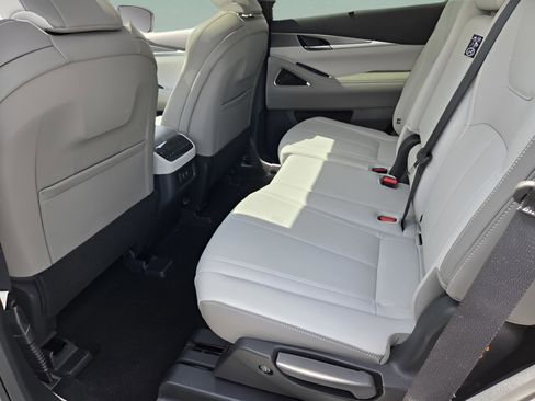 New 2026 INFINITI QX60 Luxe w/ Cargo Package FWD image 10