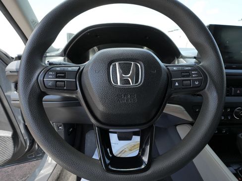 Used 2025 Honda Accord SE image 16