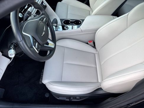 Used 2025 Genesis G70 2.5T image 15