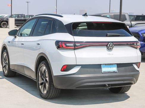 Used 2022 Volkswagen ID.4 Pro image 8