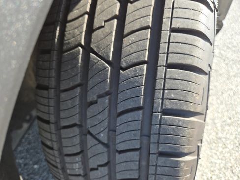 Used 2022 Ford Explorer Limited w/ Equipment Group 301A RWD image 14