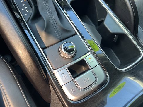 Certified 2025 Kia Telluride LX image 31