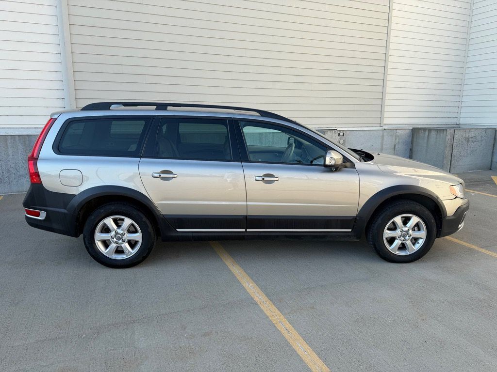 Used 2008 Volvo XC70 3.2 AWD/4WD image 2
