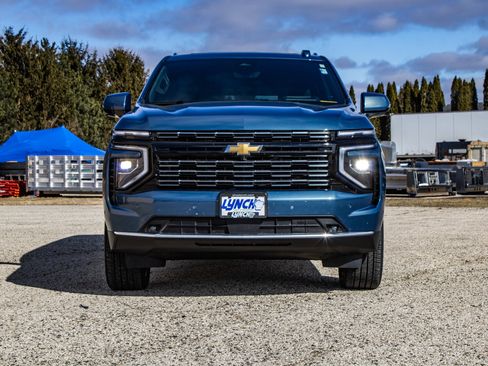 Used 2025 Chevrolet Suburban High Country image 5