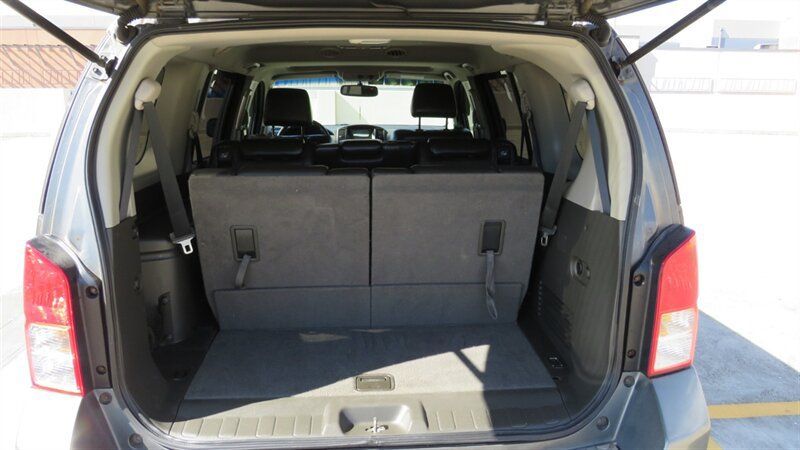 Used 2008 Nissan Pathfinder LE RWD image 10