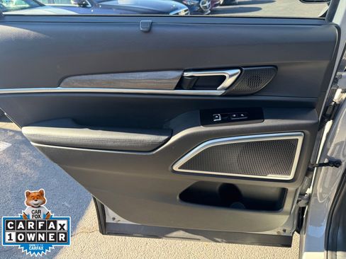 Used 2022 Kia Telluride SX w/ SX Prestige Package image 19