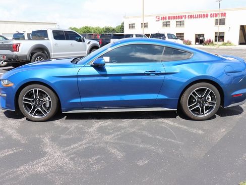 Used 2022 Ford Mustang Premium image 7