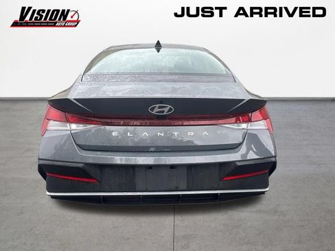 Used 2024 Hyundai Elantra SEL FWD image 6