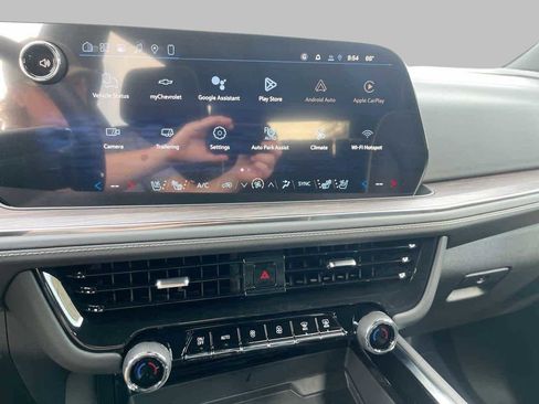 New 2026 Chevrolet Suburban Premier w/ Sun And Tow Package AWD/4WD image 22