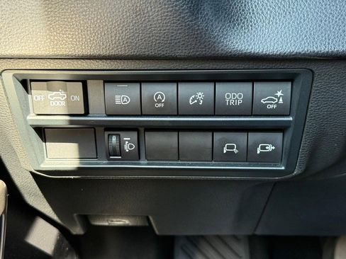 Used 2022 Toyota Tundra SR5 image 18