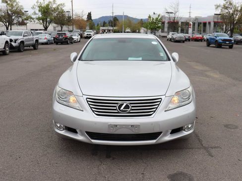 Used 2011 Lexus LS 460 w/ Comfort Pkg RWD image 2
