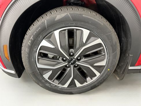 Used 2024 Kia EV6 Light AWD/4WD image 35