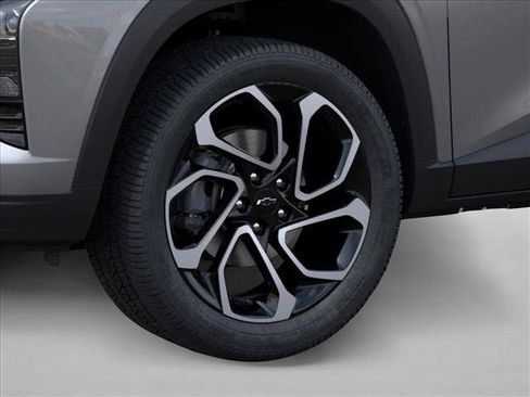 New 2026 Chevrolet Trax RS w/ Sunroof Package FWD image 9