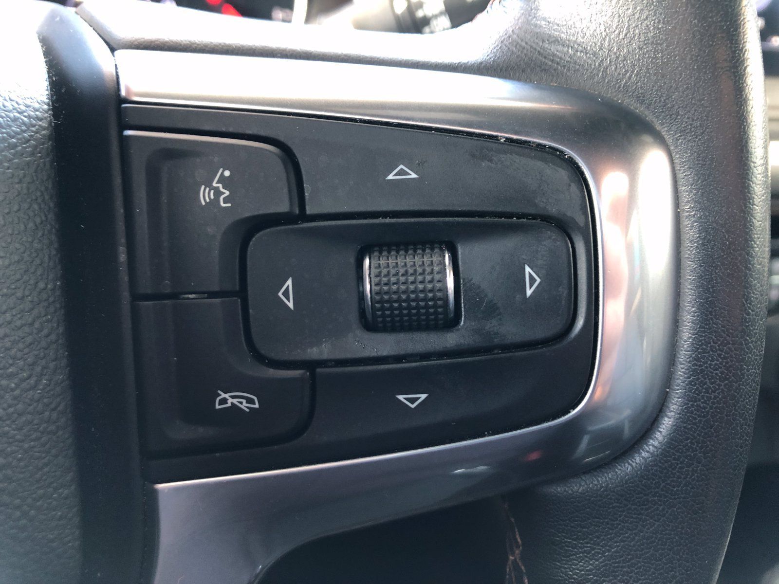 Used 2020 Chevrolet Blazer Premier FWD image 33