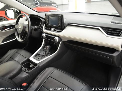 Used 2019 Toyota RAV4 XLE w/ Convenience Package image 17