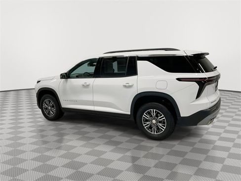 Certified 2025 Chevrolet Traverse LT image 6