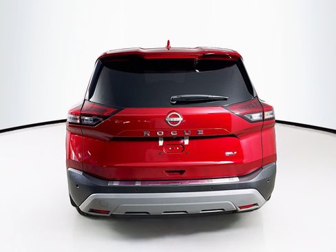 Used 2023 Nissan Rogue SV image 29